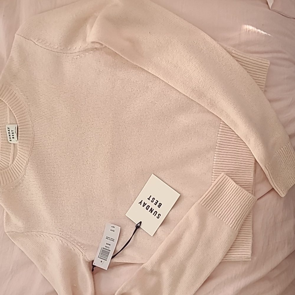 Aritzia Sunday Best Mari Winter Pink Rose Hiver XS crew neck sweater NWT
